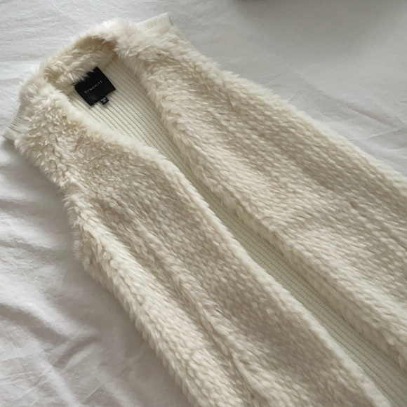 Dynamite white fur vest - Picture 2 of 3